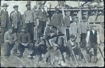 Bauarbeiter Maurer Zimmerleute Gruppenfoto * ca. 1920