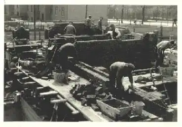 Bauarbeiter Maurer bei der Arbeit * ca. 1940