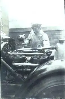 Kfz-Auto Mechaniker Echtfotokarte * ca. 1910
