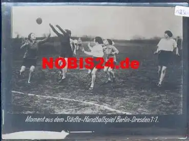 Handball Damen Berlin - Dresden Echtfoto um 1920