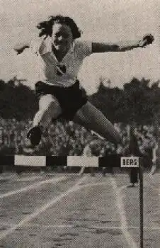 Olympische Spiele 1936 Fr. Steuer, deutsche Meisterin 1935 im 80m-Hürdenlauf Sammelbild, keine AK