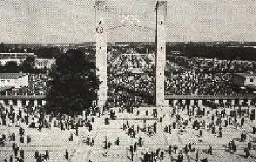 Olympische Spiele 1936, Das Osttor des Olympiastadion Sammelbild, keine AK