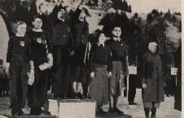 Olympische Spiele 1936 Siegerehrung für das Paarlaufen Geschwister Pausin, Herber-Baier, Rotter-Szollas, Graf Baillet-Latour, I.O.C.-Präsident Sammelbild, keine AK