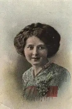 Junges Mädchen goldfarbene Konturen o 18.4.1915