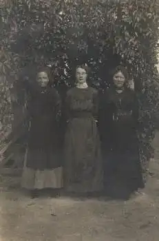 Drei Frauen Echtfoto o 19.10.1915