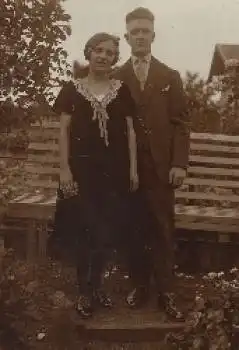 Junges Paar Echtfoto * ca. 1930