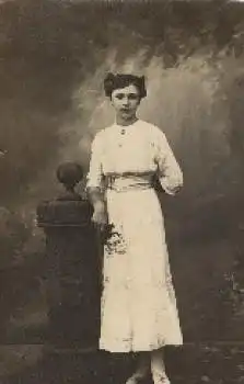 Junges Mädchen, Echtfoto, * ca. 1930