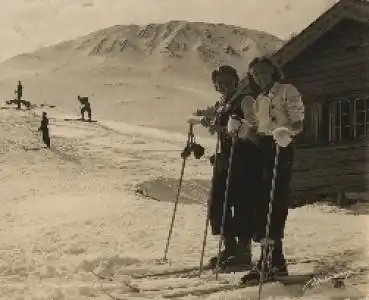 Skifahrerinnen gebr. ca. 1950