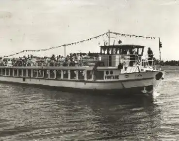 Motorschiff "MS Fontane" in Waren Müritz  o ca. 1970