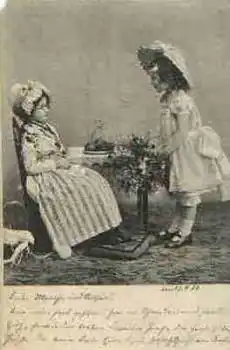 Kinder zwei Mädchen Handarbeit Blumen o 22.5.1902