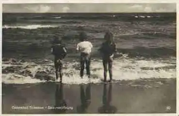 18586 Thiessow Kinder am Strand  o 20.7.1936