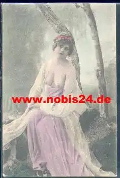 Dame Halbakt *um 1920