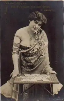 Frau mit Karten Wahrsagerin Serienkarte 2634/3 * ca. 1920
