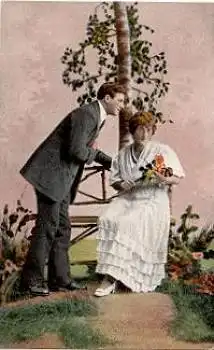 Liebespaar vor Birkenbaum * ca. 1920