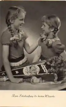 Schulanfang, Mädchen mit Schultüte o 3.9.1962