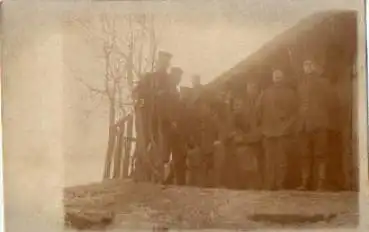 Deutsche Soldaten Gruppenfoto vor Baracke Militär 1. WK.  * ca. 1915