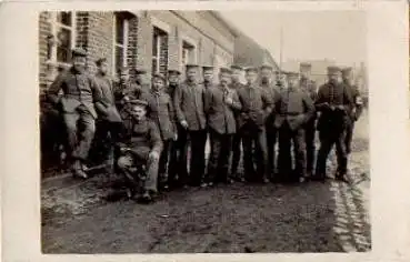 Militaer 1. WK. Soldaten Sanitäter Echtfotokarte * ca. 1915