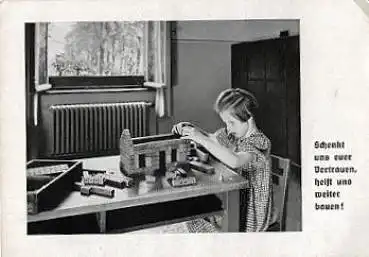 Spielzeug Bausteine Mädchen beim Bauen *ca. 1950