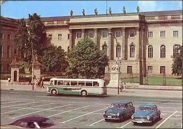 Berlin Autobus vor Humboldt-Universität gebr. ca. 1970