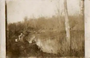 Angler am Flußufer, Echtfoto * ca. 1920