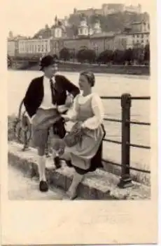 Paar in Tracht an Fluss Echtfoto  * ca. 1940