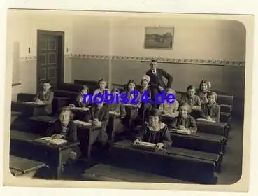 Schulklasse im Klassenzimmer Echtfoto ca.A5 um 1940