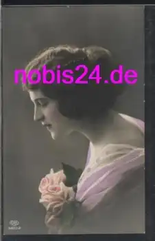 Haarmode Dame mit rosa Rosen  *ca.1915