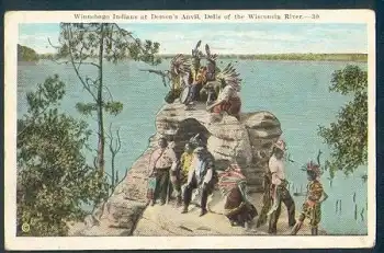 Winnebago Indians at Demon`s Anvil Dells of the Wisconsin River o 19.7.1924