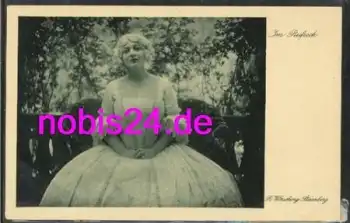 Dame im Reifrock *ca.1910