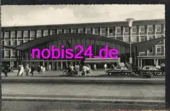Bochum Hauptbahnhof Autos o 27.6.1958