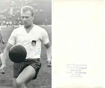 Klaus Urbanczyk Fussballspieler Halleschen FC Chemie Echtfoto 18 x 10,5 cm um 1960 mit Autogramm