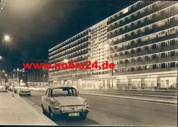 Karl-Marx-Stadt Strasse der Nationen mit Auto Skoda MB100, o 1969