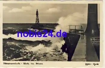 Warnemünde Mole mit Leuchtturm o 1936