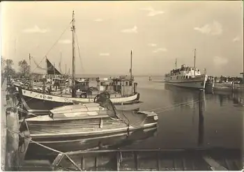 18565 Insel Hiddensee Neuendorf, Im Hafen, o 25.6.1966