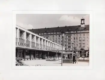 Dresden am Wall Echtfoto 11,5 x 16,5 cm um 1970