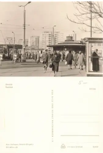 Dresdner Postplatz mit Käseglocke und Telefonhäuschen* um 1965