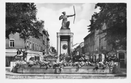 01558 Großenhain Diana Brunnen mit Frauenmarkt * um 1930