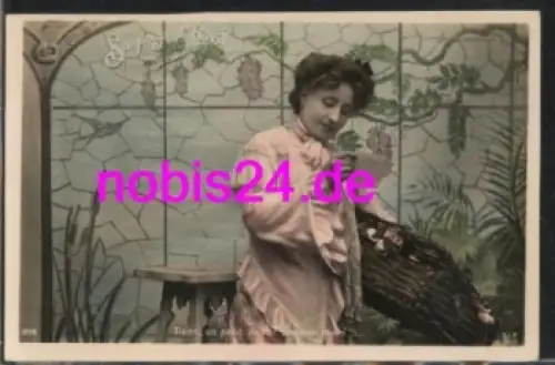 Frau mit Blumenkiste liest Brief *ca.1910