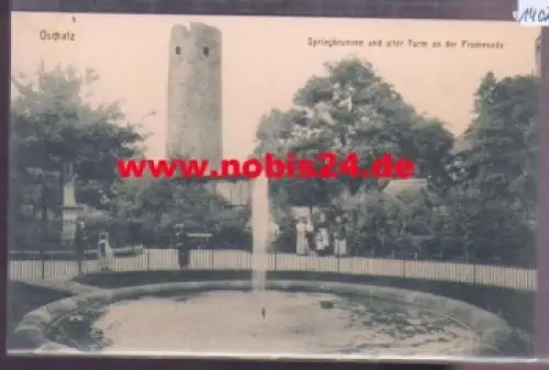 04758 Oschatz Springbrunnen mit altem Turm an der Promenade o 5.7.1925
