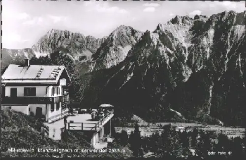 82481 Mittenwald, Kranzberghaus mit Karwendel *ca. 1960