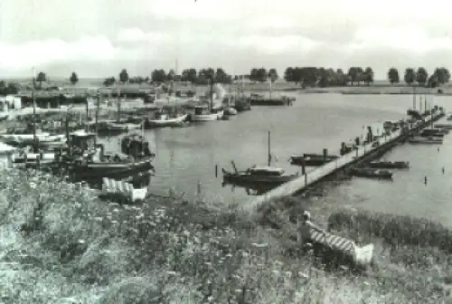 23999 Insel Poel  Kirchhof Hafen *ca. 1970