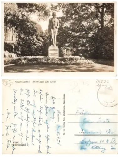 24537 Neumünster Ehrenmal am Teich o ca.1920