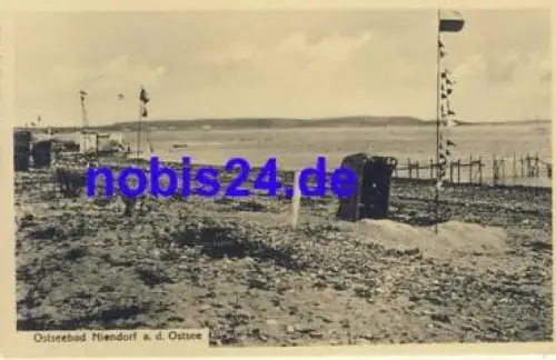 23669 Niendorf Strand  *ca.1935