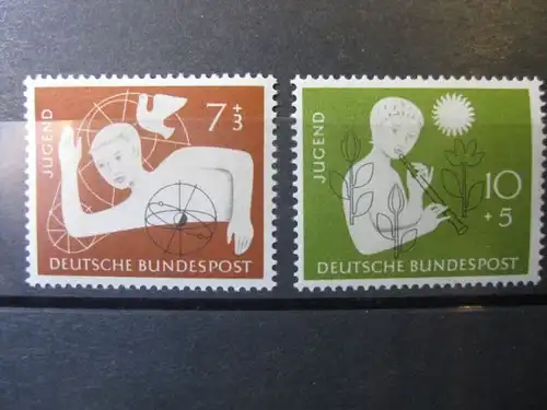 Für die Jugend 1956,
Michel-Nr. 232-33