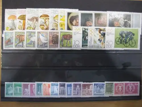 DDR Jahrgang 1980, postfrisch, ** mit ausschließlich kompletten Sätzen: 70 Briefmarken, 6 Zusammendrucke, 5 Blöcke; enthalten auch 15 Werte der Serie Bauwerke, kleines Format