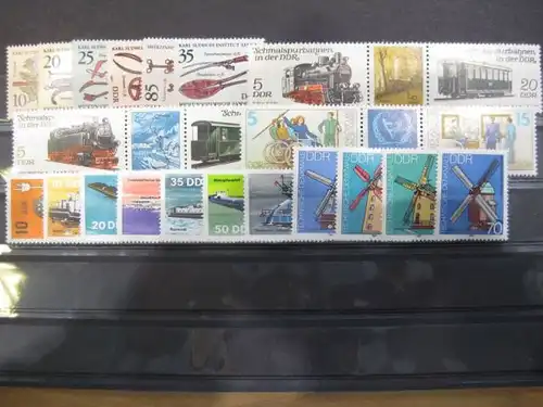 DDR Jahrgang 1981 
mit: 73 Marken, 3 Blocks, 4 Zusammendrucke und 1 Kleinbogen, postfrisch, ** mit ausschließlich kompletten Sätzen