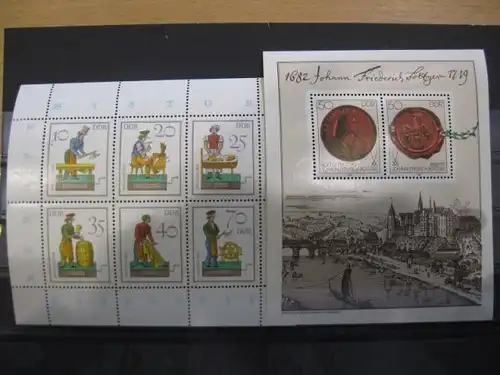 DDR Jahrgang 1982 
mit: 70 Marken, 4 Blocks, 5 Zusammendrucke und 2 Kleinbogen, postfrisch, ** mit ausschließlich kompletten Sätzen