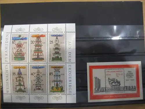 DDR Jahrgang 1987 
mit: 57 Marken,3 Blocks, 4 Zusammendrucke und 7 Kleinbogen, postfrisch, ** mit ausschließlich kompletten Sätzen