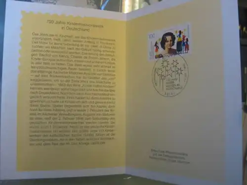 Klappkarte der GD Post, Faltkarte Typ DP1 mit Faksimile-Unterschrift Klaus Zumwinkel ; Nachfolgekarten der Ministerkarten Typ V, Kindermissionswerk 1996
