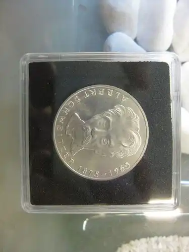5 DM Silbermünze Gedenkmünze \"Schweitzer\" von 1975 in besonderer Kapsel (siehe Artikelbeschreibung), Ausführung stg